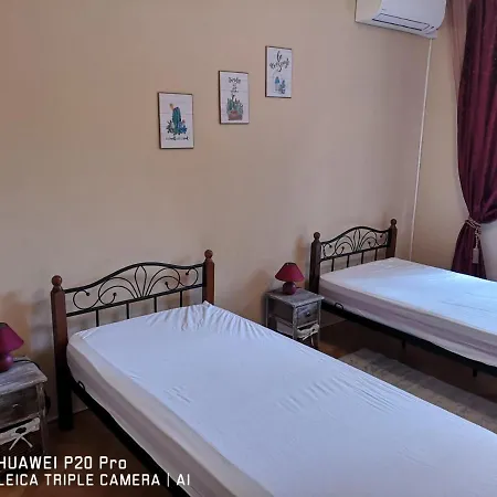 Midtown Place Doris 1 With Garage شقة