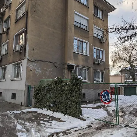 Midtown Place Doris 1 With Garage * بلوفديف