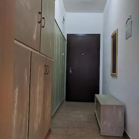 Midtown Place Doris 1 With Garage * بلوفديف